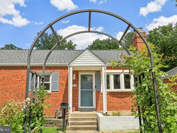 10507 Malone St, Silver Spring, MD 20902