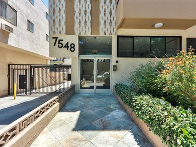 7548 Hampton Ave APT 303, West Hollywood, CA, 90046