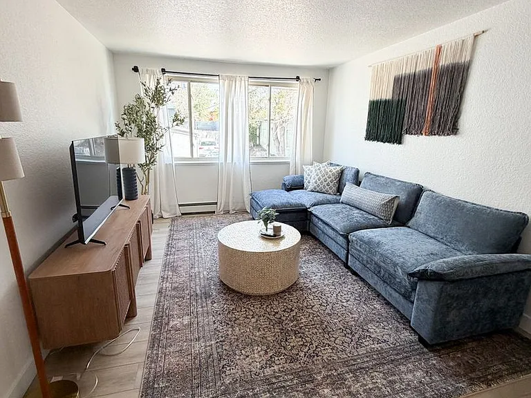 2526 N Clay St — Photo 16