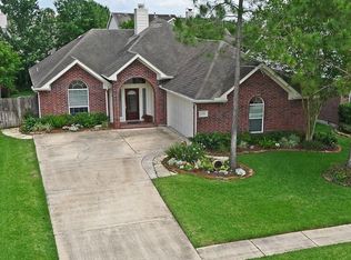 3135 Edgewood Dr, Pearland, TX 77584