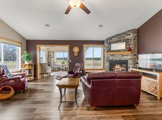 610 Kreekview Dr, Osceola, WI 54020