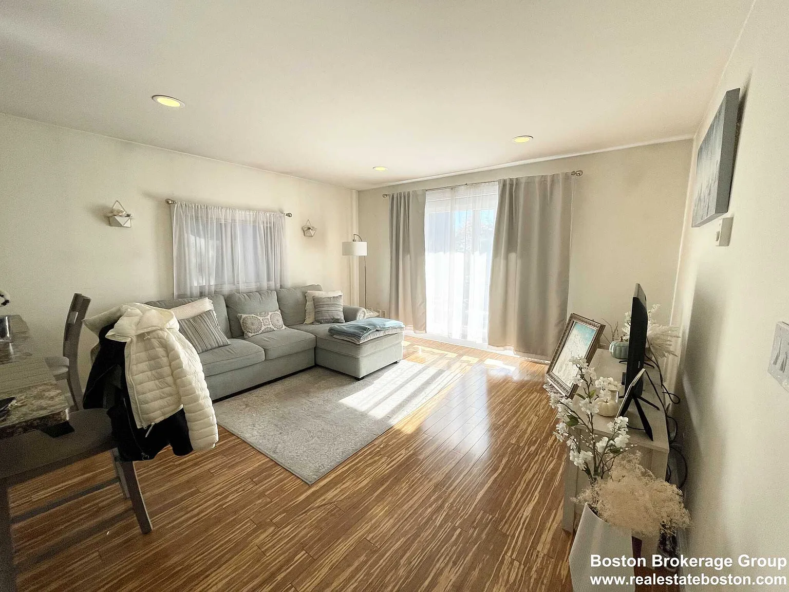 2 bed, $3,900 — Photo 4