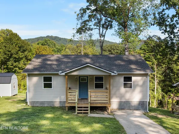 412 W Hemlock St, La Follette, TN 37766