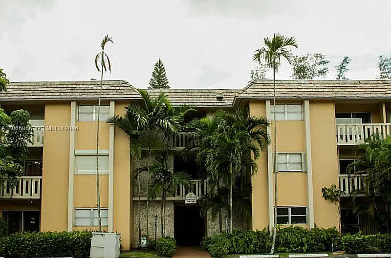 Villas Of Miami Lakes Con — Photo 2