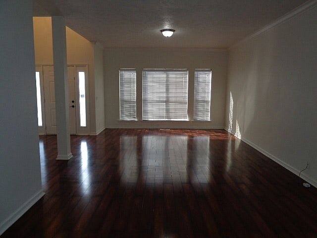 2nd image of 803 E 63rd St