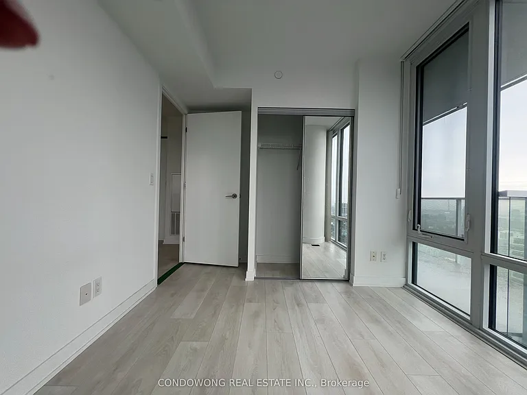 501 Yonge St #4812 — Photo 10