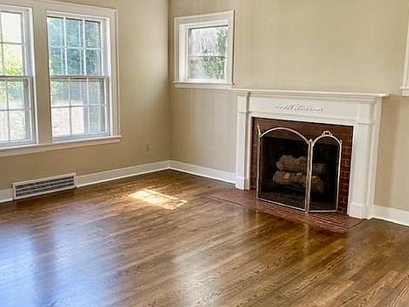 5th image of 2913 Sanders Dr