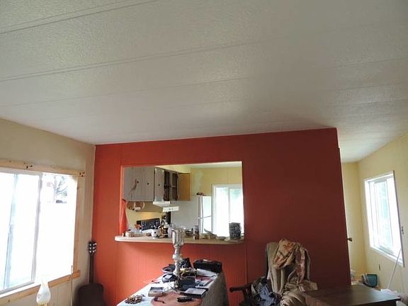 3rd image of 425 E Maxwell St #3