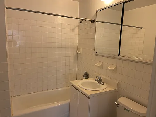 Rented by 18 REALTY | media 2