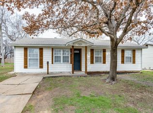 108 Falls Dr, Euless, TX 76039