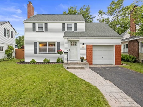 144 Montclair Dr, Rochester, NY 14617