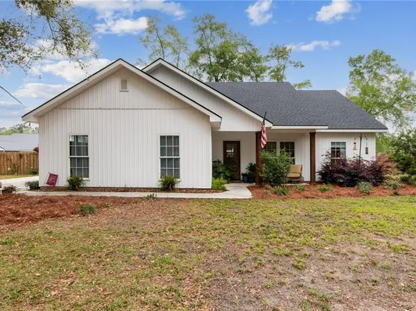 150 McQueen St, Folkston, GA 31537