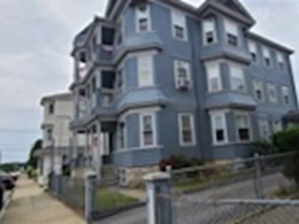 212 Brightman St, Fall River, MA 02720