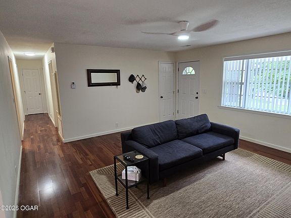 3rd image of 101 Red Oak Loop