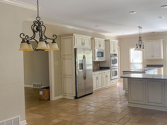 Kitchen w/lots of storage 