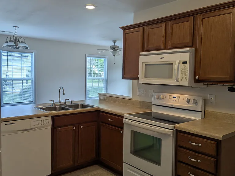 115 Willow Oak Ct — Photo 6