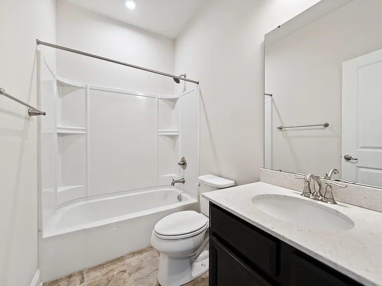 138 Seneca Pl — Photo 4