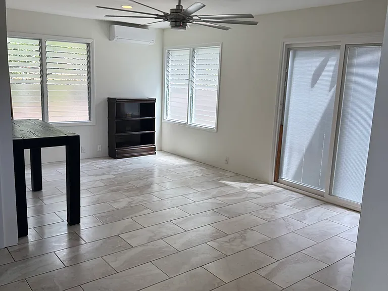 927 Hahaione St — Photo 10