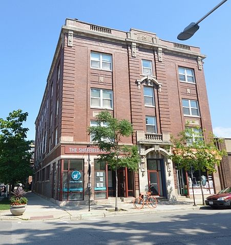 1st image of 3257 N Sheffield Ave APT 206
