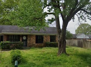 1105 Western Park Dr, Memphis, TN 38109
