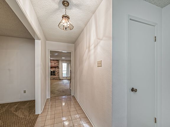 3rd image of 10021 Sandalwood Dr