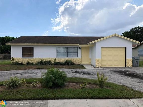 4th image of 360 NW 18th Ct