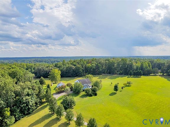 3rd image of 618 Rivanna Woods Dr