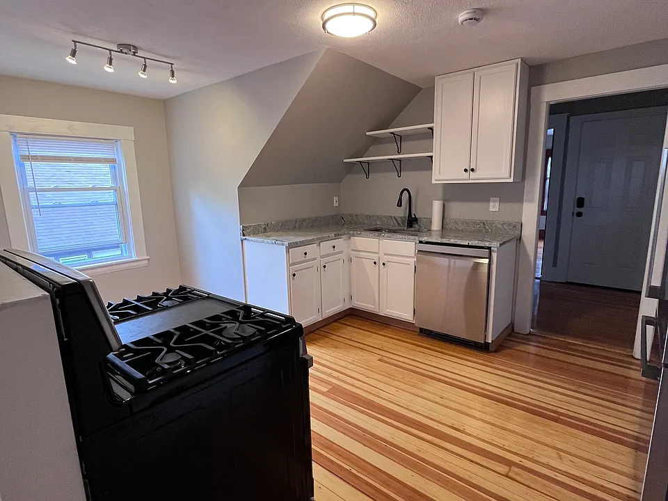 49 Phillips Ave #3