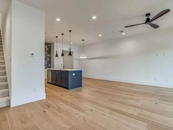 2nd image of 824 Eaglescliffe Lndg