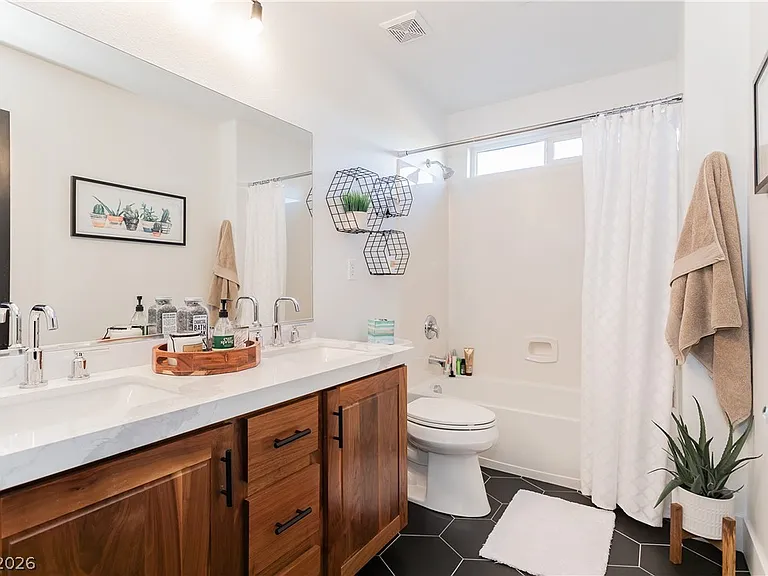 1041 Chestnut Chase St — Photo 19