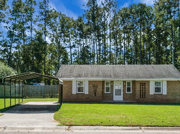 211 Mulberry Dr, Summerville, SC 29486