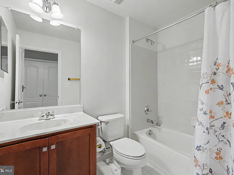 23108 Sunbury St — Photo 29