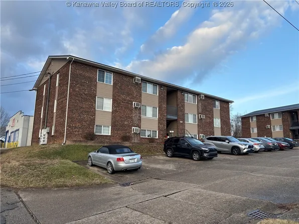 2648 Main St, Hurricane, WV 25526