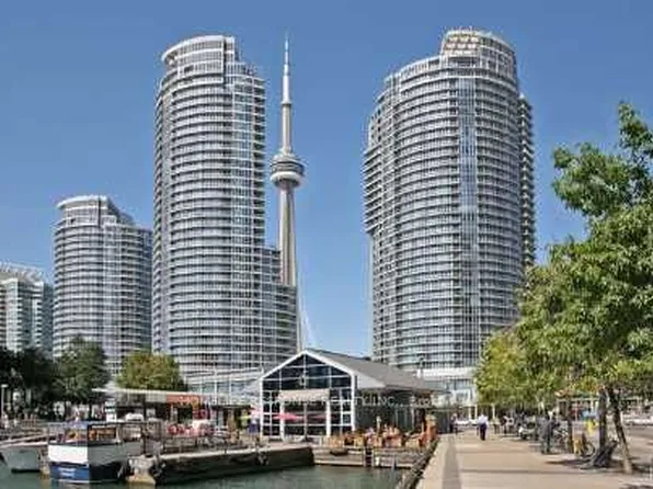208 Queens Quay W #1709, Toronto, ON M5J 2Y5