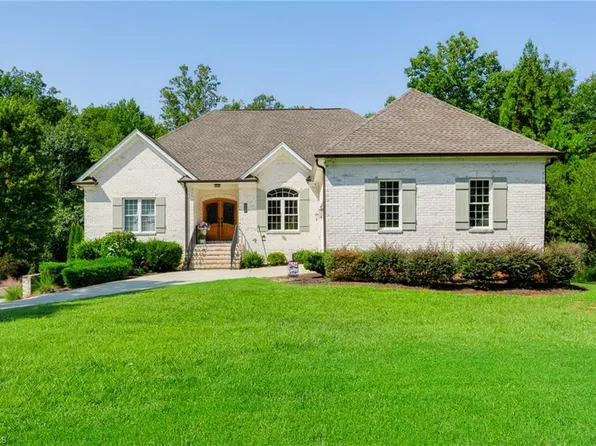 931 Golf House Rd W, Whitsett, NC 27377