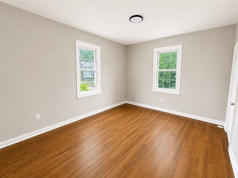 114 Lyons Ave #2 — Photo 11