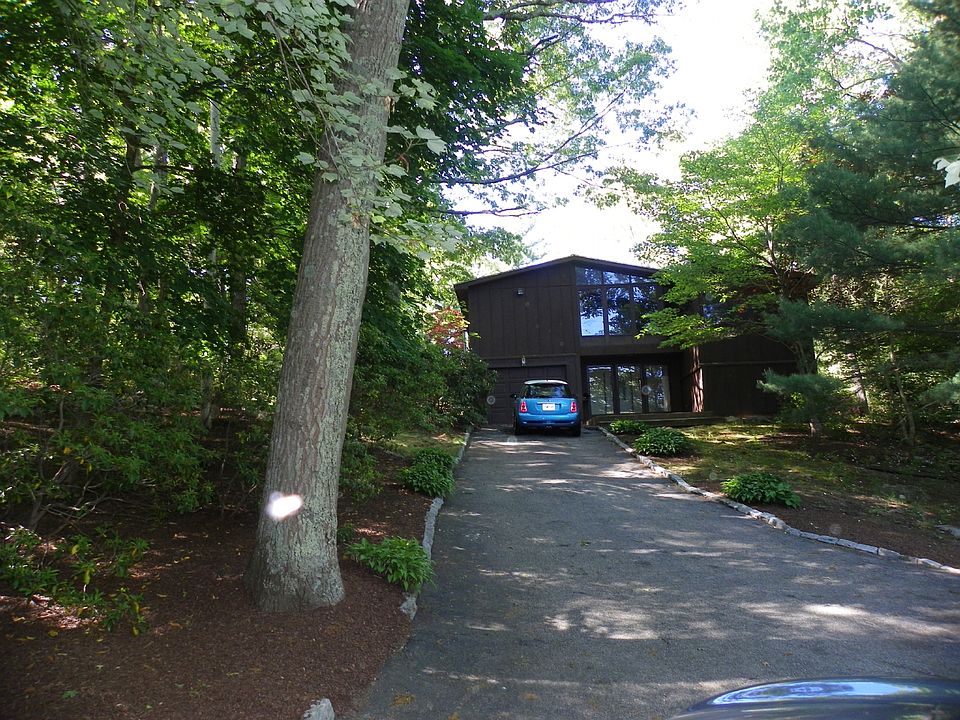 1st image of 52 Winsor Ave