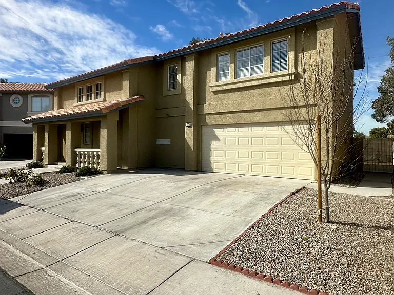 #GuardianRealty 275 Adorno Dr Green Valley Home Rental Pool front_03012025