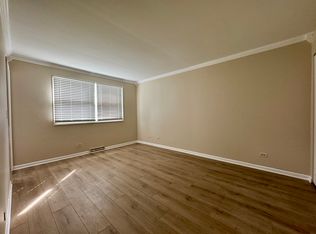 208 Monroe Rd, Bolingbrook, IL 60440