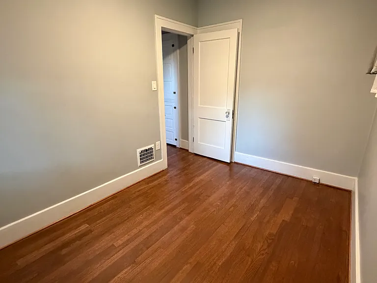 393 Wordsworth St #1 — Photo 26