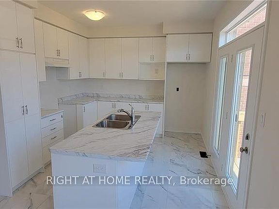 3rd image of 36 Granite Ridge Trl