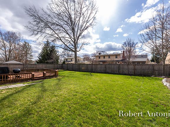 3rd image of 2145 Chesaning Dr SE
