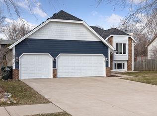 5727 126th St W, Apple Valley, MN 55124