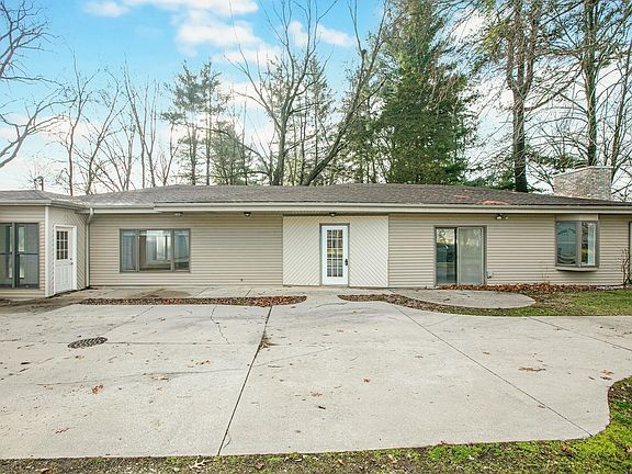 4th image of 70861 Lakeview Dr