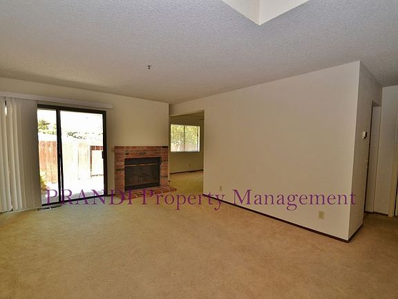 3rd image of 13 Cricklewood Dr