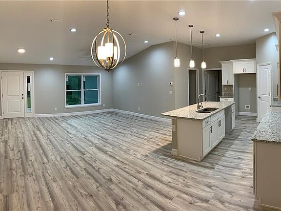 2nd image of 2866 Pebble Ave