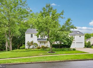 12 Circle Dr, Moorestown, NJ 08057