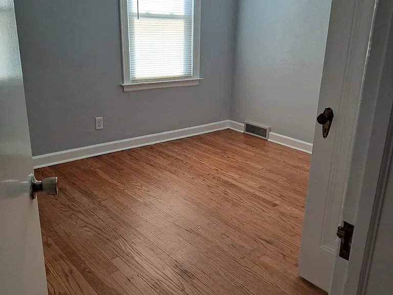 7613 Monroe Ave — Photo 9
