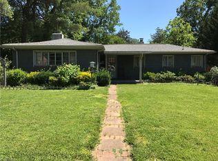 325 Marion St, Mount Airy, NC 27030