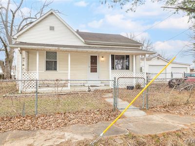 919 W 7th St, Staunton, IL, 62088